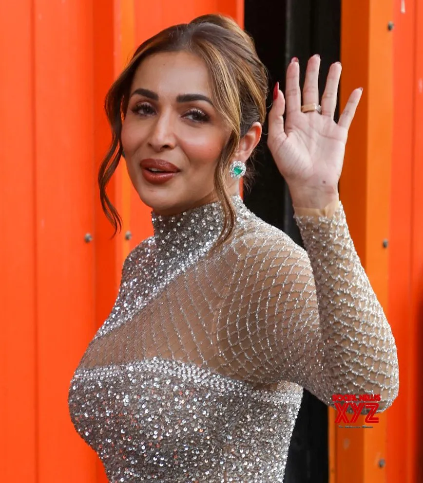 Before the party, Malaika Arora barely endured the fall due to high heels.