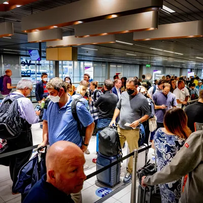 Covid: Travel chaos spills over into the new week